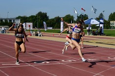 Kamila Tłuczek (po lewej) fot. Kinga Sałata