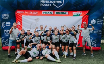 Historyczny sukces piłkarek Politechniki Rzeszowskiej podczas Akademickich Mistrzostw Polski