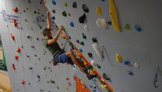Trening na ścianie wspinaczkowej