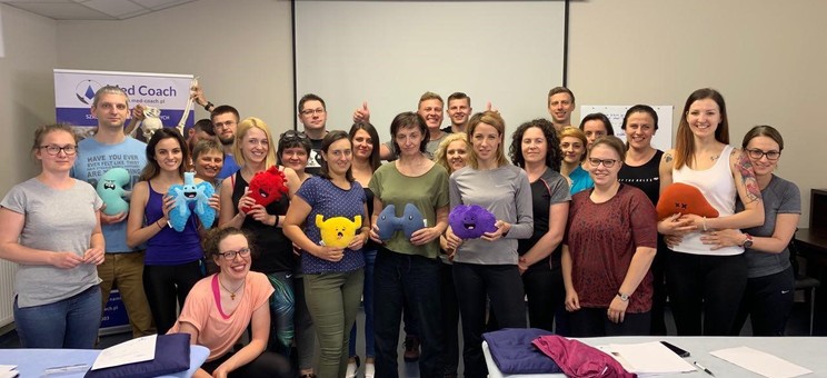 Dr Adrianna Gardzińska w grupie uczestników szkolenia "Terapia wiscelarna w praktyce fizjoterapeuty", Kraków, 24-26 maj 2019 r.