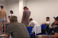 Piłkarze podczas sesji pomiarów składu ciała